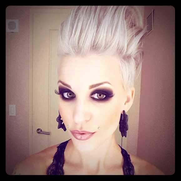 Meet your Posher, Jessy - Picture 2 of 7